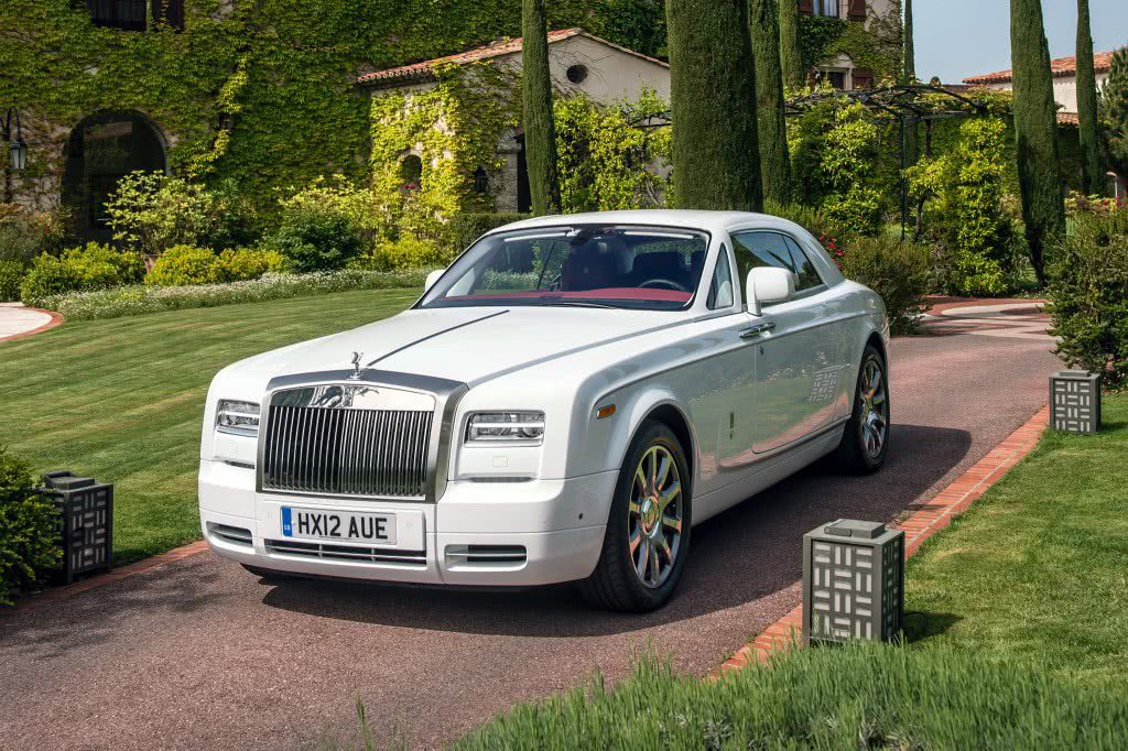 2014-rolls-royce-phantom-coupe-three-quarters-view-15