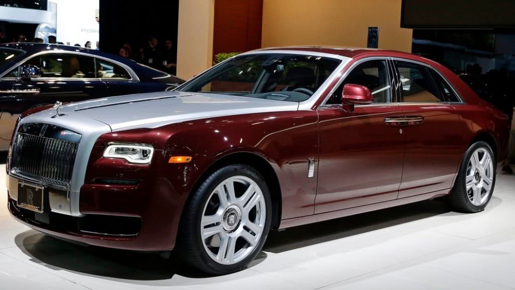 rolls-royce-ghost-slides-slide-5PPP-videoSixteenByNine1050-v2