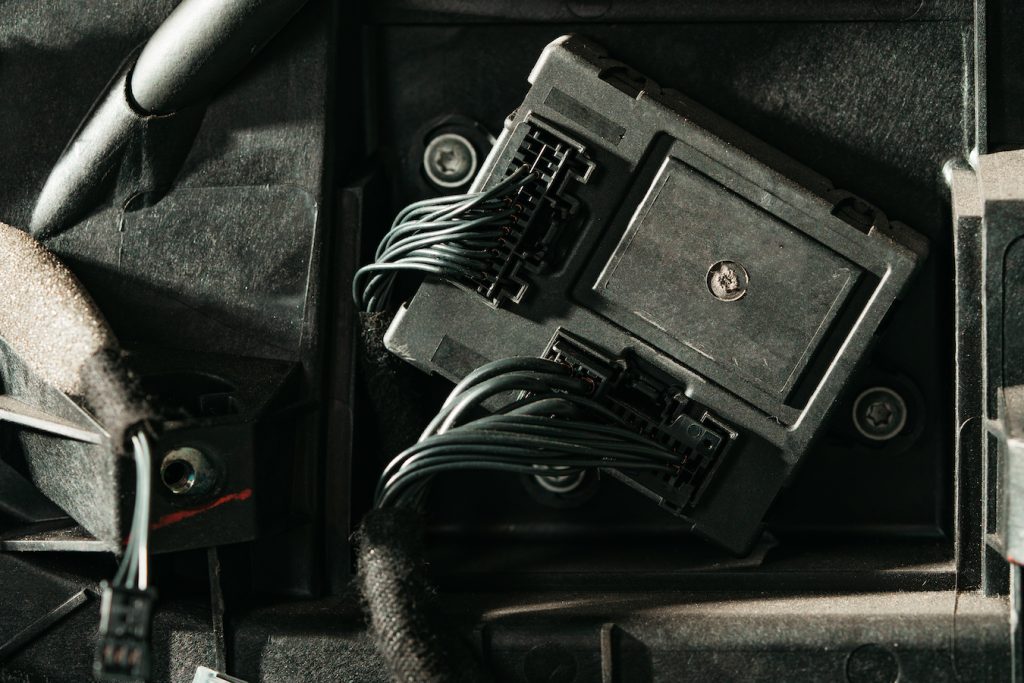 Image of ECM replacement showing P0136 error code diagnostics.